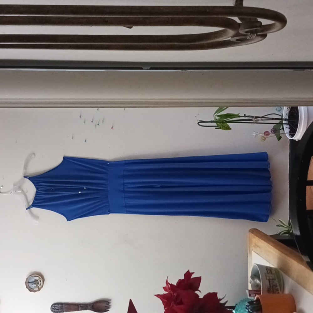 JULIAN CHANG VERY ELEGANT MAXI JUMPSUIT STRAIGHT LEGGS HALTER SIZE SMALL.
